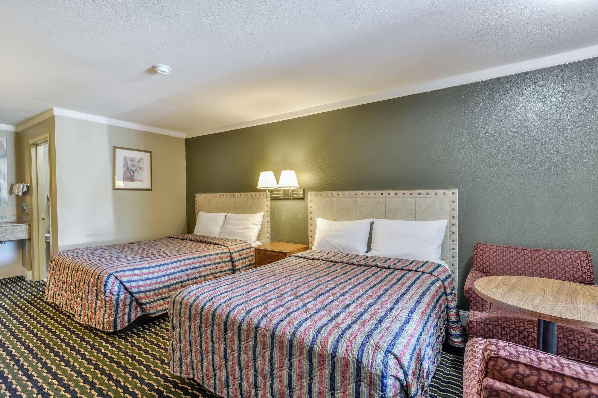 Wake Inn Raleigh Esterno foto